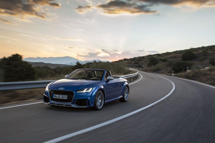  Audi TT RS Roadster (8S) 2016 года  (WW) (фото 14 из 57)
